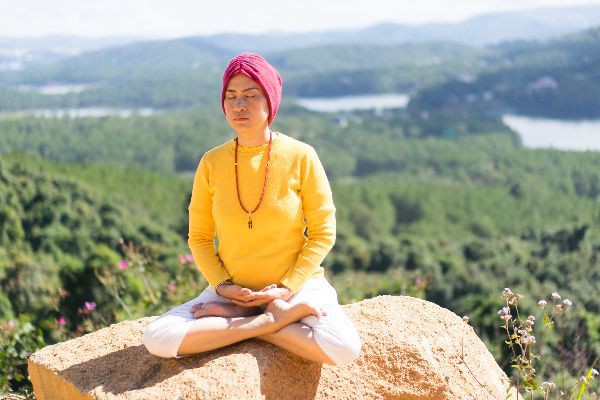 Nghiên cứu gây sốc: Yoga và thiền định khiến con người trở nên sân si và tự nâng cao bản thân mình hơn - Ảnh 1. Nghiên cứu gây sốc: Yoga và thiền định khiến con người trở nên sân si và tự nâng cao bản thân mình hơn - Ảnh 1.