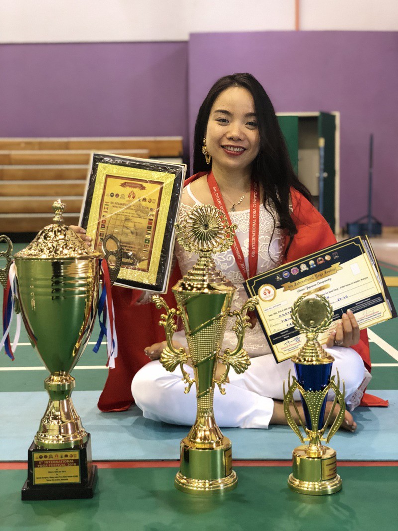 Câu chuyện đời thay đổi khi ta thay đổi của cô gái vàng Yoga VN: Bài học từ thủ tướng Ấn Độ - Ảnh 5. Câu chuyện đời thay đổi khi ta thay đổi của cô gái vàng Yoga VN: Bài học từ thủ tướng Ấn Độ - Ảnh 5.