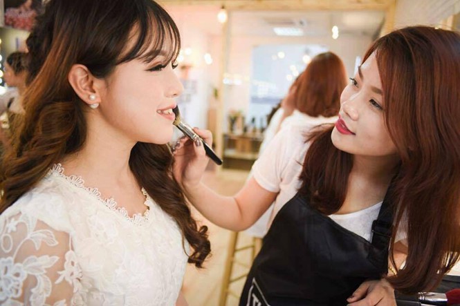 Muôn vàn câu chuyện cười ra nước mắt của người chọn nghề làm đẹp cho thiên hạ - Ảnh 4. Muôn vàn câu chuyện cười ra nước mắt của người chọn nghề làm đẹp cho thiên hạ - Ảnh 4.