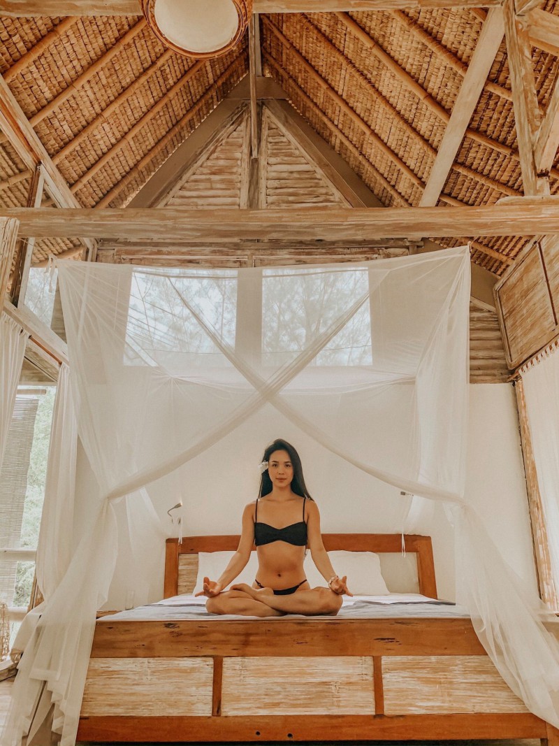 Bộ ảnh tập Yoga vòng quanh thế giới tuyệt đẹp, danh tính của nhân vật chính còn gây bất ngờ hơn - Ảnh 15. Bộ ảnh tập Yoga vòng quanh thế giới tuyệt đẹp, danh tính của nhân vật chính còn gây bất ngờ hơn - Ảnh 15.
