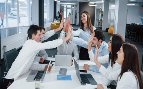 Lý do nào khiến nhiều người yêu thích làm việc ở liên minh OKVIP?