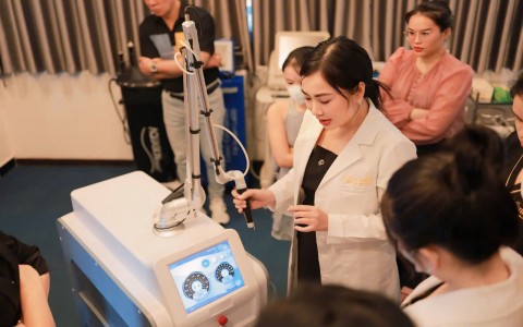 “Bác sĩ làn da” – Hoa khôi Doanh nhân Hoàng Yến – Chủ tịch Nguyễn Thị Hoàng Yến – Cánh chim không biết mỏi