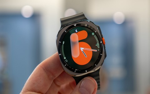 Chưa từng có trên smartwatch Galaxy Watch 8 lần đầu tích hợp cảm biến đo mạch máu
