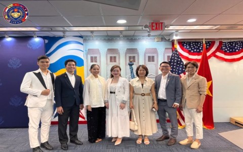 Lê Hồng Ân cùng Ban lãnh đạo Trung tâm Xúc tiến Thương mại ASEAN tham dự chương trình giao lưu văn hóa Việt Nam – Hoa Kỳ