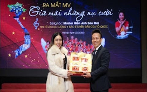 Nữ doanh nhân Mai Diệu Linh – CEO chuỗi thẩm mỹ viện Jollie D tham gia MV ”Giữ mãi những nụ cười”