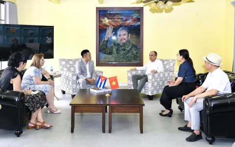 Viện Kinh tế, Văn hóa và Nghệ thuật với ba tác phẩm thể hiện lòng tri ân Lãnh tụ Cuba Fidel Castro Ruz