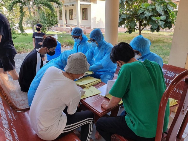 Những niềm vui giản dị của “lính cách ly” thời dịch Covid-19