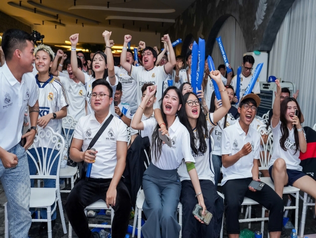 Hà Nội: Hàng nghìn CĐV trắng đêm “tiếp lửa” cho Real Madrid đấu với Arsenal